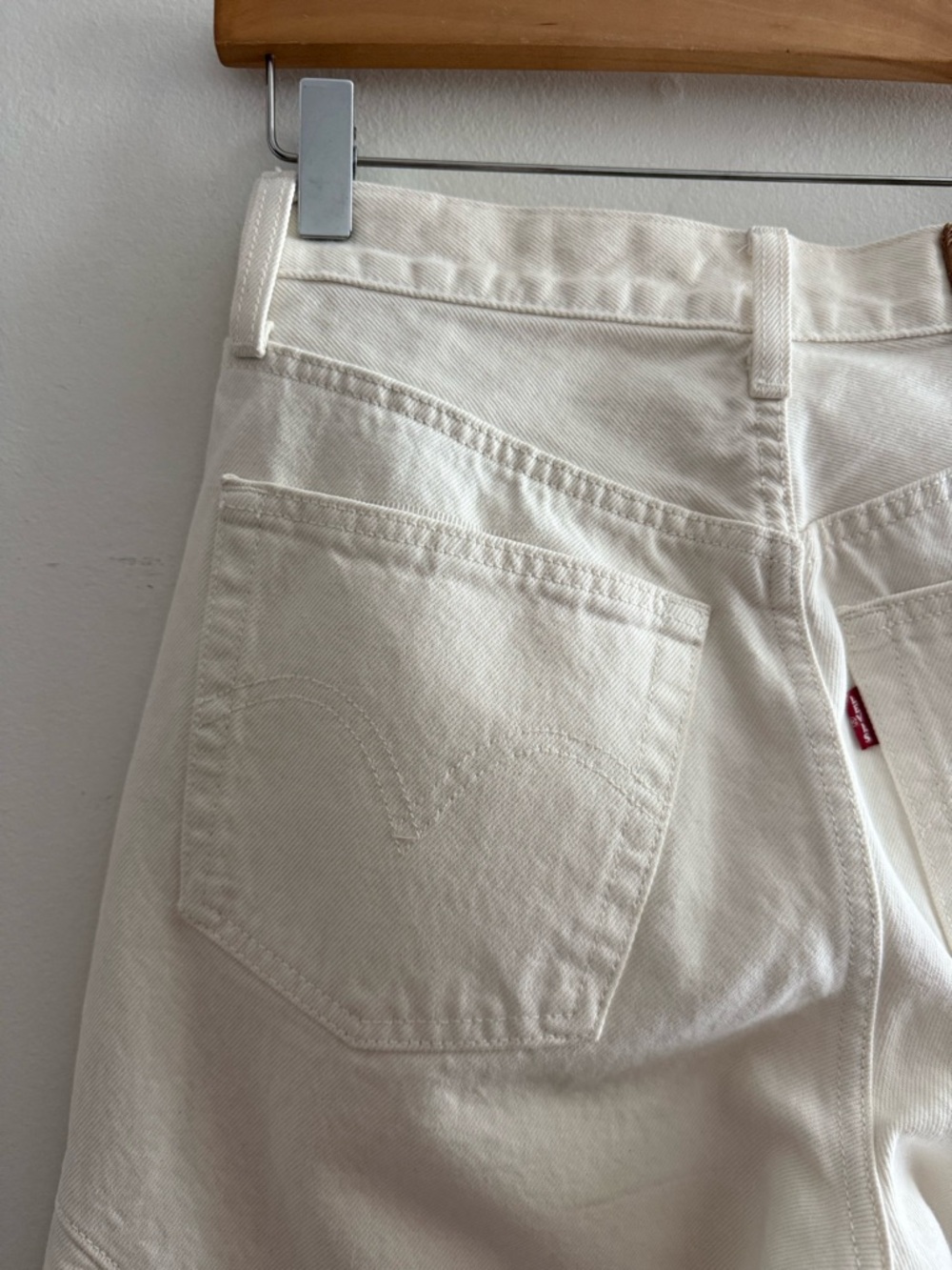 Levi’s 501 Off White Straight Leg, Raw Hem, Button Fly Jeans - Picture 15 of 16